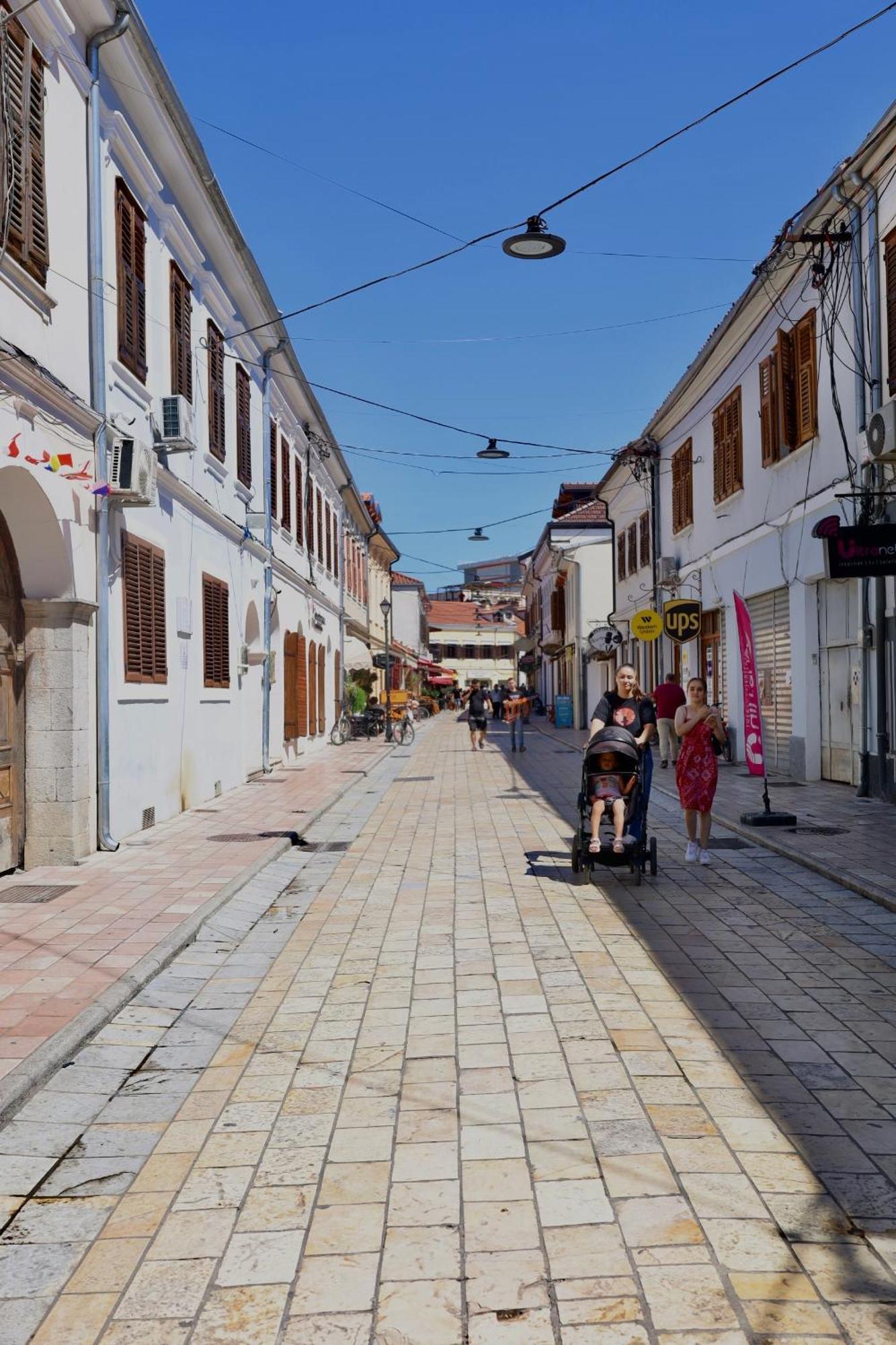 City Nest Shkodër 外观 照片